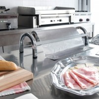 DISPENSADOR ALUMINIO PARED 45CM