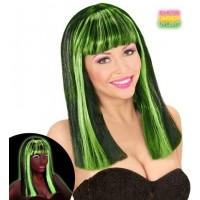 PELUCA NEGRA CON MECHAS VERDE FLUOR