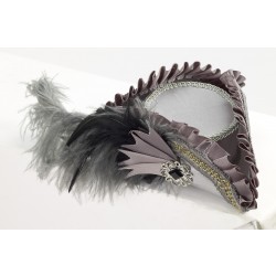 MINI SOMBRERO TRES PICO PLUMAS GRIS