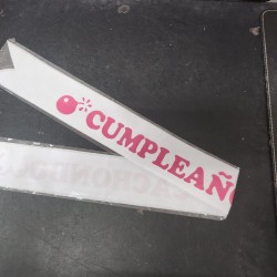BANDA BLANCA CUMPLEAÑOS CACHONDA ROSA