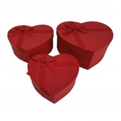 CAJA FORMA CORAZON C/LAZO ROJO 22X20X9CM